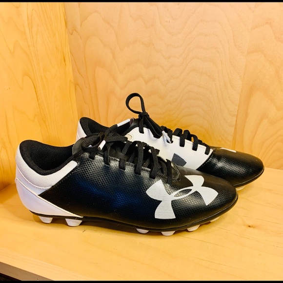 Under Armour Kids Cleats - Picture 2 of 8